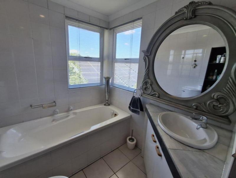 4 Bedroom Property for Sale in Durbanville Western Cape